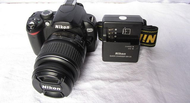 Nikon D70S, D60, D5000 kèm kit giá tốt cho ACE