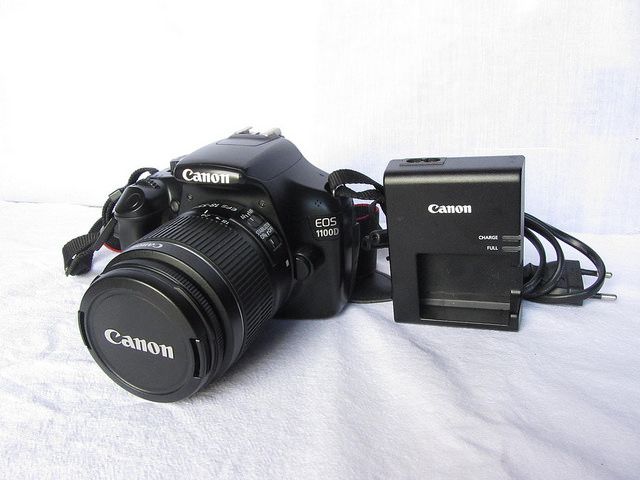 Canon 1100D, kit 18-55mm IS II giá tốt