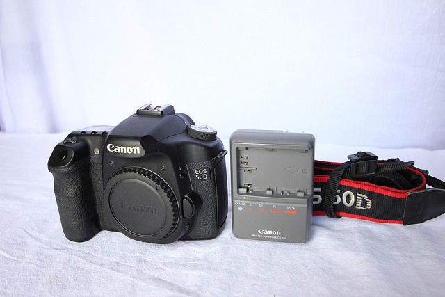 Canon 50D, Lens 50mm F1.8 giá tốt