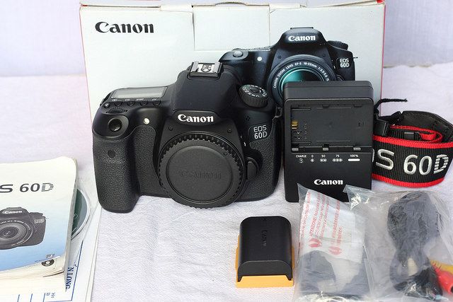 Canon 60D kit 18-55mm IS II, 2k Shot, Fullbox còn bảo hành.