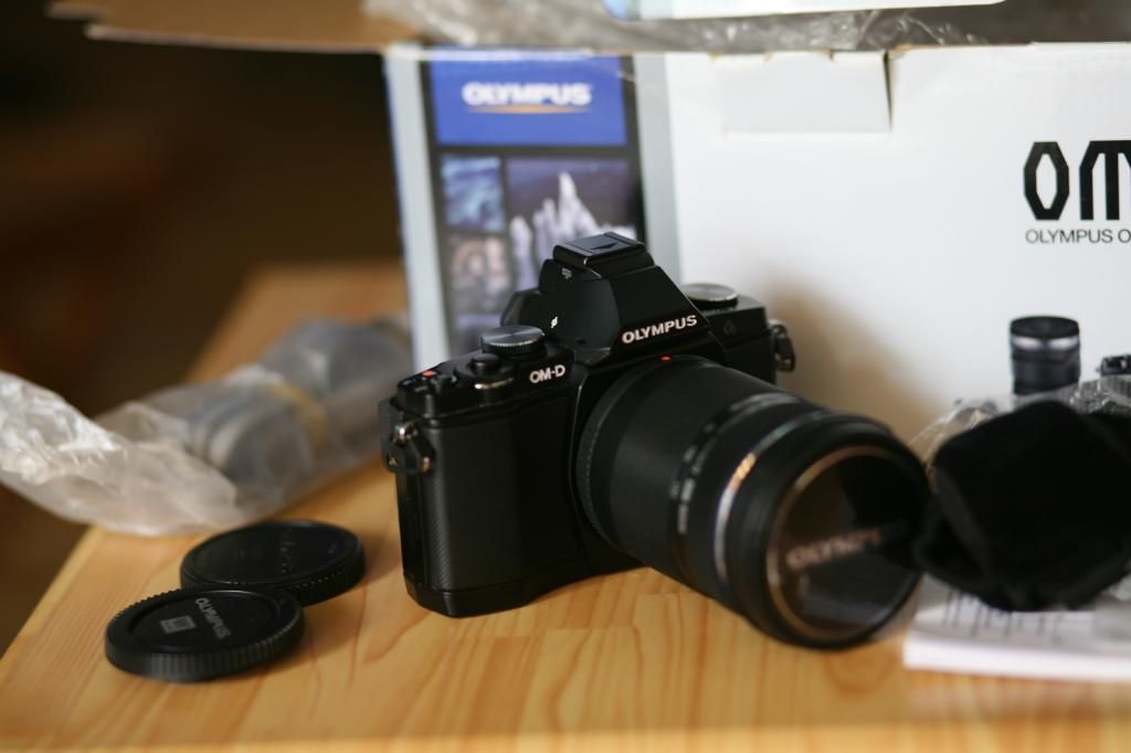 Olympus OM-D E-M5 Fullbox , Lens Olympus M. 40-150mm F4.0-5.6 R - 3