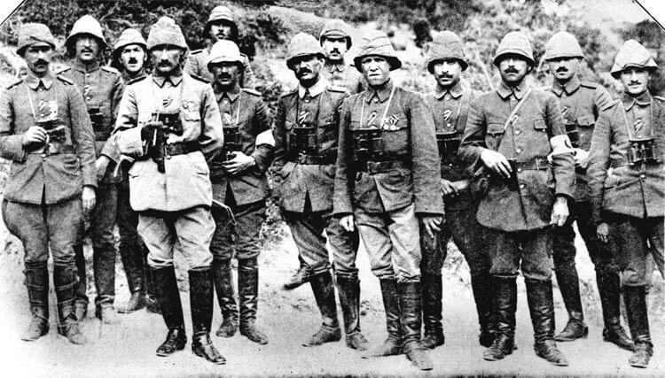 Çanakkale Zaferinde Mehmetçiği Siperine Çivileyen Emir