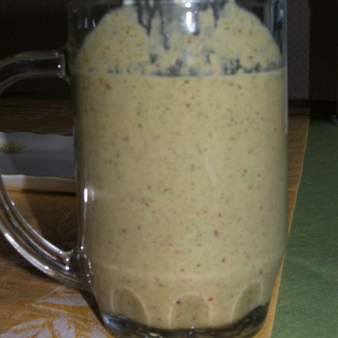 Peachy Keen Kale Smoothie by Angie Ouellette-Tower for godsgrowinggarden.com photo 014-7_zps6ccda14b.jpg